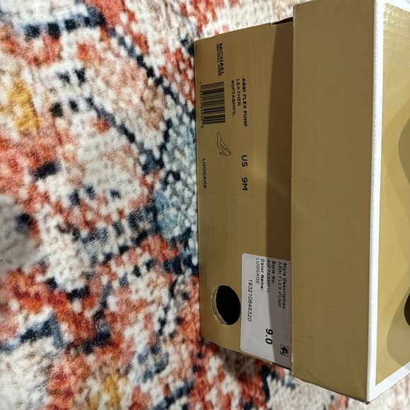 Michael Kors Abbi flex pumps size 9 - Picture 5 of 5